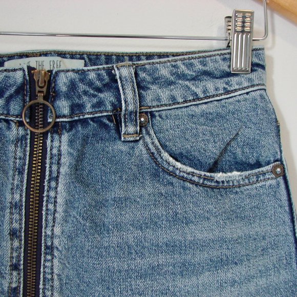 Free People We The Free Zip It Up Denim Jean Mini Skirt Raw Hem Festival Size 24 - Picture 4 of 14